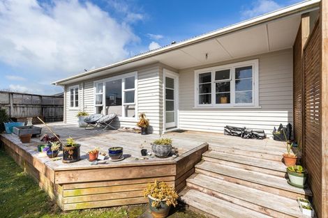 Photo of property in 6 Rarawa Place, Vogeltown, New Plymouth, 4310