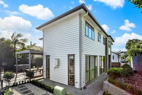 Photo of property in 34a Lyons Avenue, Murrays Bay, Auckland, 0630
