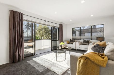 Photo of property in 10 Derby Downs Place, Ellerslie, Auckland, 1051
