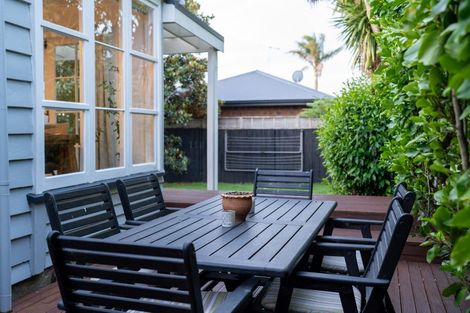 Photo of property in 92 Williams Street, Cambridge, 3434