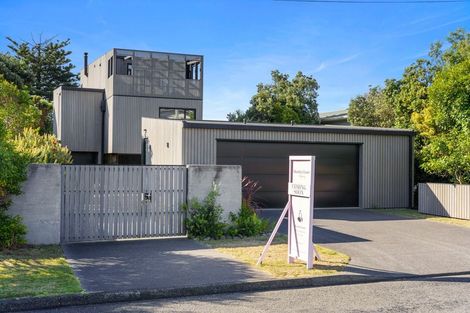 Photo of property in 7 Tutere Street, Waikanae Beach, Waikanae, 5036