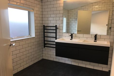 Photo of property in 36a Onepoto Road, Hauraki, Auckland, 0622