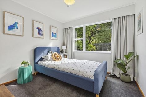 Photo of property in 21 Waikare Street, Karori, Wellington, 6012