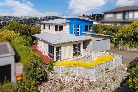 Photo of property in 42 Waverton Terrace, Churton Park, Wellington, 6037