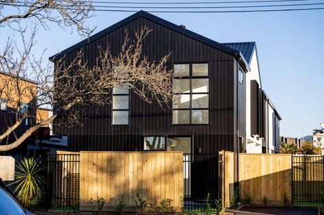 Photo of property in 2/35 Gracefield Avenue, Christchurch Central, Christchurch, 8013