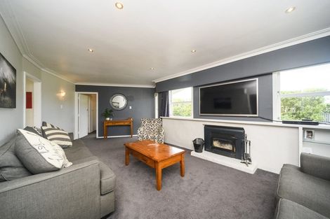 Photo of property in 18 Woburn Place, Takaro, Palmerston North, 4412