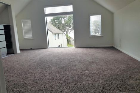 Photo of property in 480a Beach Road, Murrays Bay, Auckland, 0630