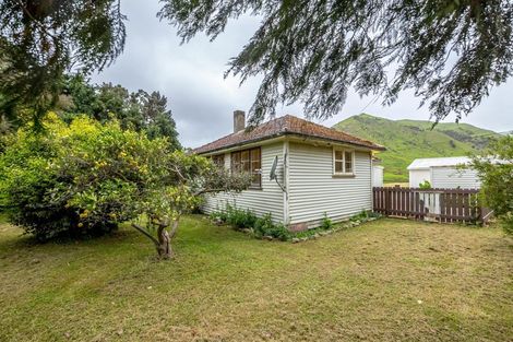 Photo of property in 943 Tora Road, Tora, Martinborough, 5782