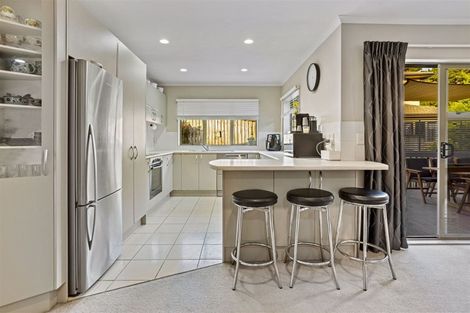 Photo of property in 31 Quincey Place, Massey, Auckland, 0614