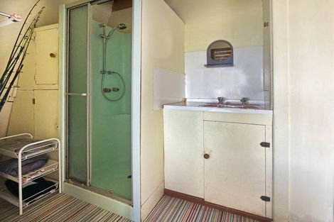 Photo of property in 69 Pye Place, Hot Water Beach, Whitianga, 3591