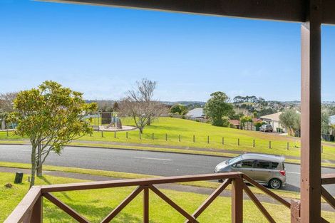 Photo of property in 24 Bronzewing Terrace, Unsworth Heights, Auckland, 0632