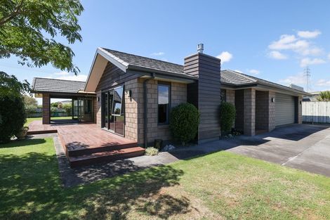 Photo of property in 8 Settlers Close, Whalers Gate, New Plymouth, 4310