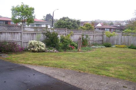 Photo of property in 4 Cromdale Avenue, Highland Park, Auckland, 2010