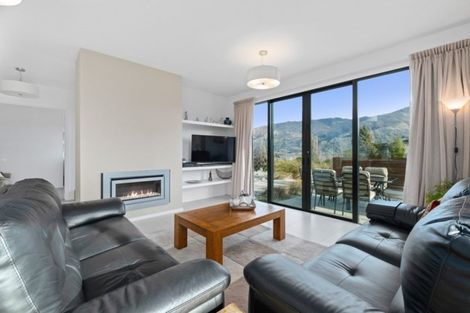 Photo of property in 5 Valley Crescent, Wanaka, 9305
