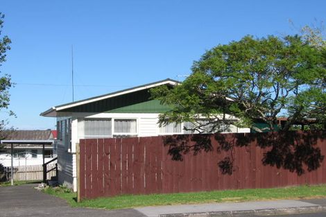 Photo of property in 2 Butterworth Drive, Glendene, Auckland, 0602