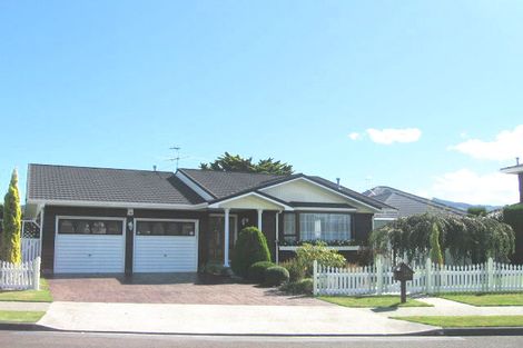 Photo of property in 14 Comeskey Grove, Elderslea, Upper Hutt, 5018