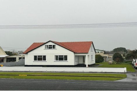 Photo of property in 87 Queen Street, Waitara, 4320