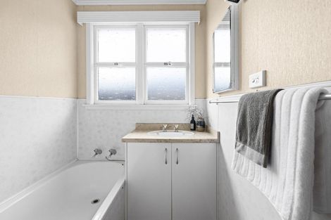 Photo of property in 802 Alexandra Street, Parkvale, Hastings, 4122