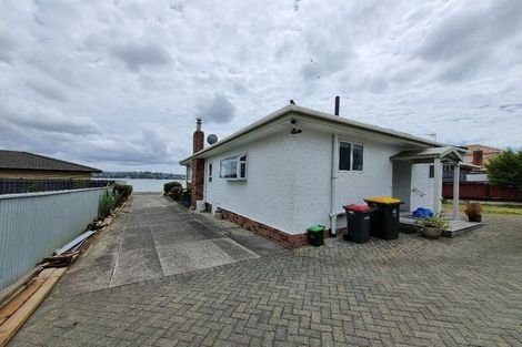 Photo of property in 49 Kiwi Esplanade, Mangere Bridge, Auckland, 2022