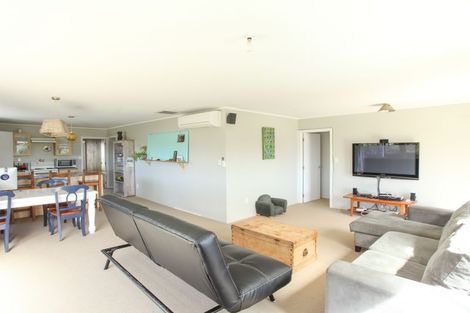 Photo of property in 2 Taipari Avenue, Raglan, 3225