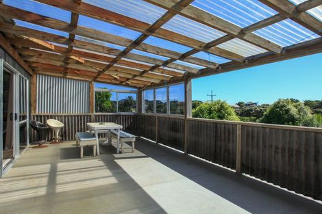 Photo of property in 2 Taipari Avenue, Raglan, 3225