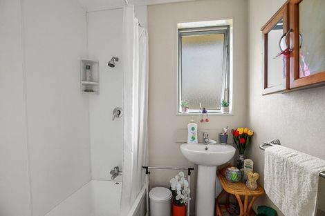 Photo of property in 15 Raroa Road, Paeroa, 3600