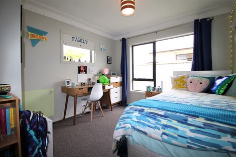 Photo of property in 27 Clutha Street, Alexandra, 9320