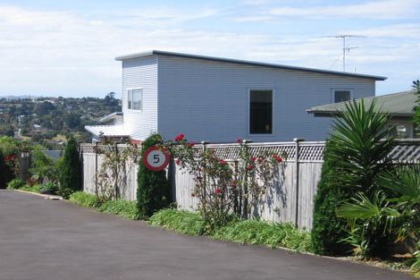 Photo of property in 2/597 East Coast Road, Browns Bay, Auckland, 0632