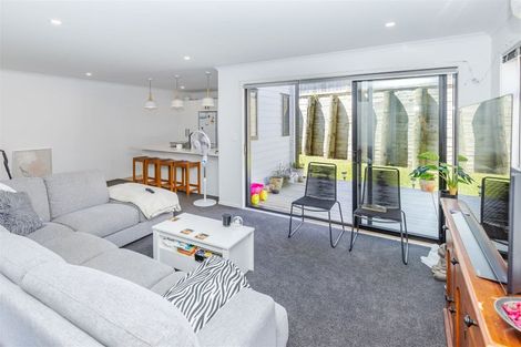 Photo of property in 2/44 Glenview Terrace, Glenview, Hamilton, 3206