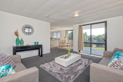 Photo of property in 47 Heathdale Crescent, Papakura, 2110