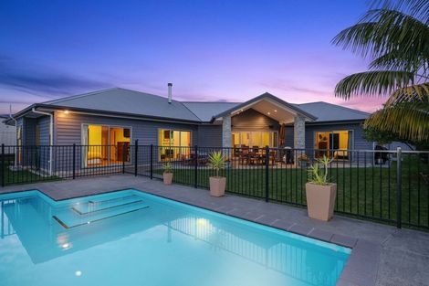 Photo of property in 14 Charteris Rise, Riverdale, Gisborne, 4010