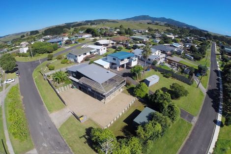 Photo of property in 2 Taipari Avenue, Raglan, 3225
