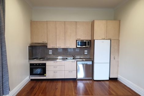 Photo of property in 47 Fairview Crescent, Kelburn, Wellington, 6012