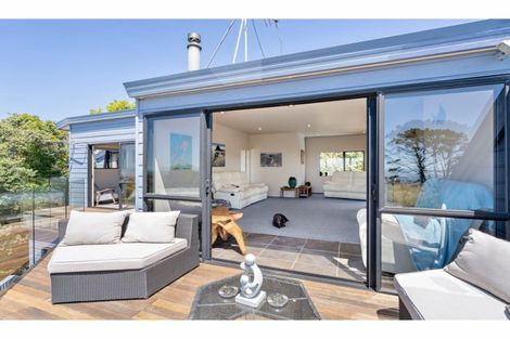 Photo of property in 15 Park Rise, Campbells Bay, Auckland, 0630