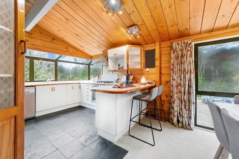 Photo of property in 204 Shaw Road, Oratia, Auckland, 0604