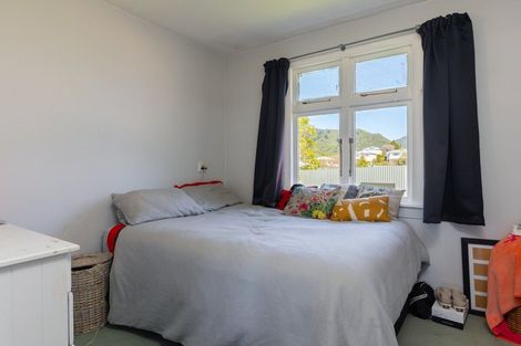 Photo of property in 49a Hampden Street, Picton, 7220