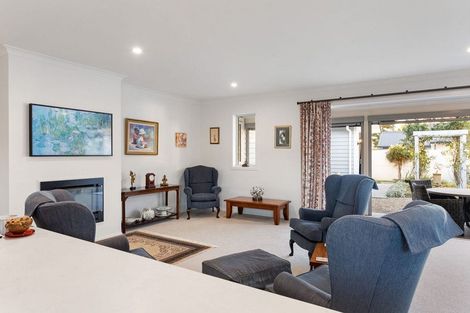 Photo of property in 22 Ruge Court, Cambridge, 3434