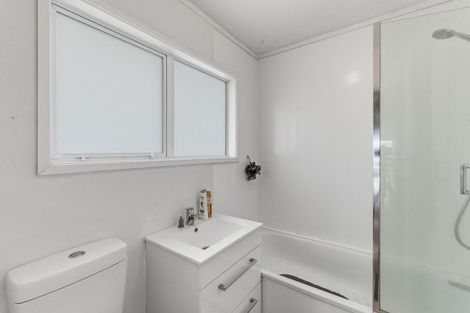 Photo of property in 9 Waiheke Street, Waikanae Beach, Waikanae, 5036