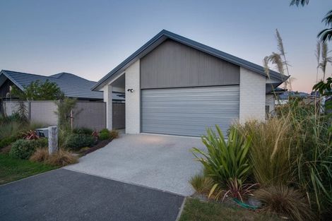 Photo of property in 4 Shipton Court, Lower Shotover, Queenstown, 9304