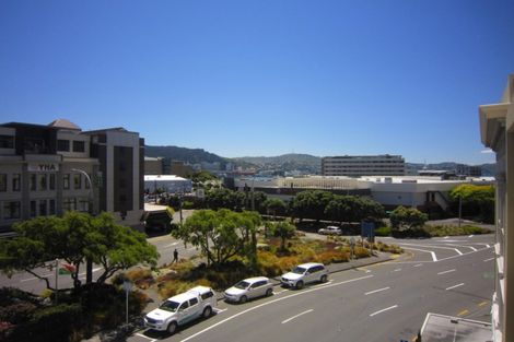 Photo of property in 4b/5 Kent Terrace, Mount Victoria, Wellington, 6011