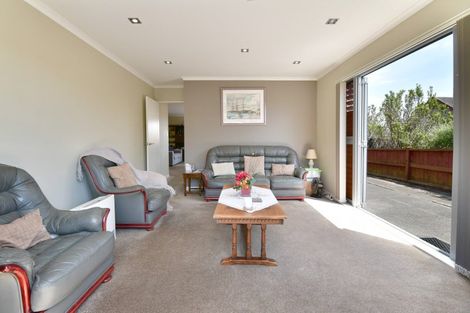 Photo of property in 9 Fingal Way, Gulf Harbour, Whangaparaoa, 0930