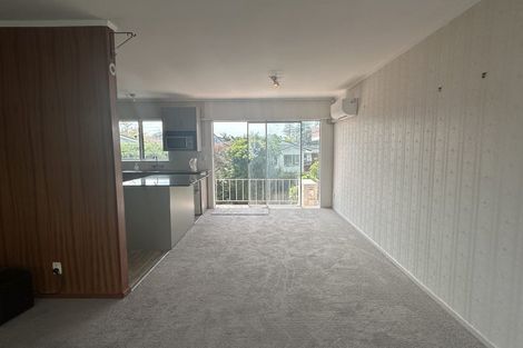 Photo of property in 2/26 James Evans Drive, Northcote, Auckland, 0627