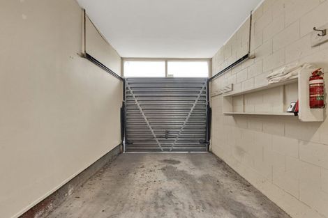 Photo of property in 2/42 North Avon Road, Richmond, Christchurch, 8013