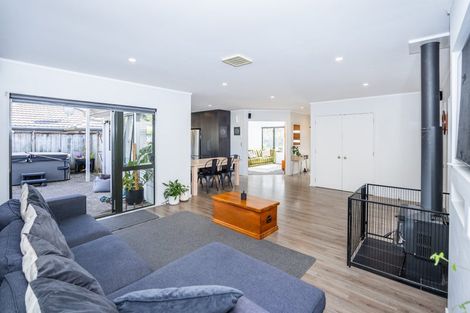 Photo of property in 33 Ayrshire Drive, Grandview Heights, Hamilton, 3200