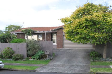 Photo of property in 2/25 Majesty Place, Half Moon Bay, Auckland, 2012