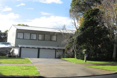 Photo of property in 14 Frank Place, Hillpark, Auckland, 2102