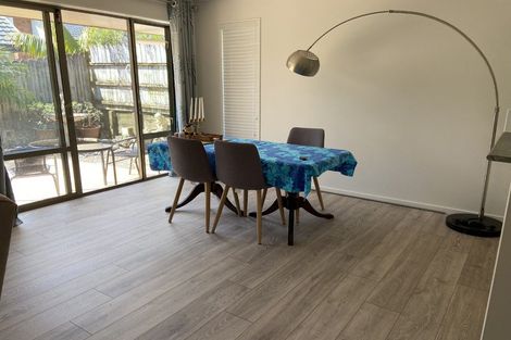 Photo of property in 74 Kingdale Road, Henderson, Auckland, 0610