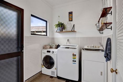 Photo of property in 15 Kowhai Street, Hawera, 4610