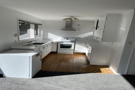 Photo of property in 6 Churton Drive, Churton Park, Wellington, 6037