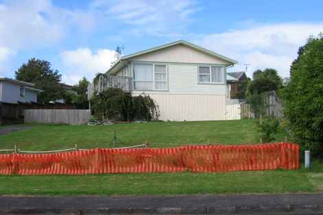 Photo of property in 11 Thomas Avenue, Te Atatu Peninsula, Auckland, 0610